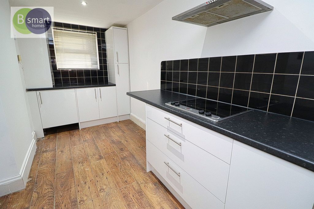 Property photo 3 of 12 Img_1388