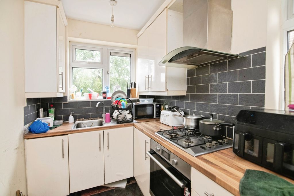 Property photo 3 of 12 Pbox-Img.Jpg