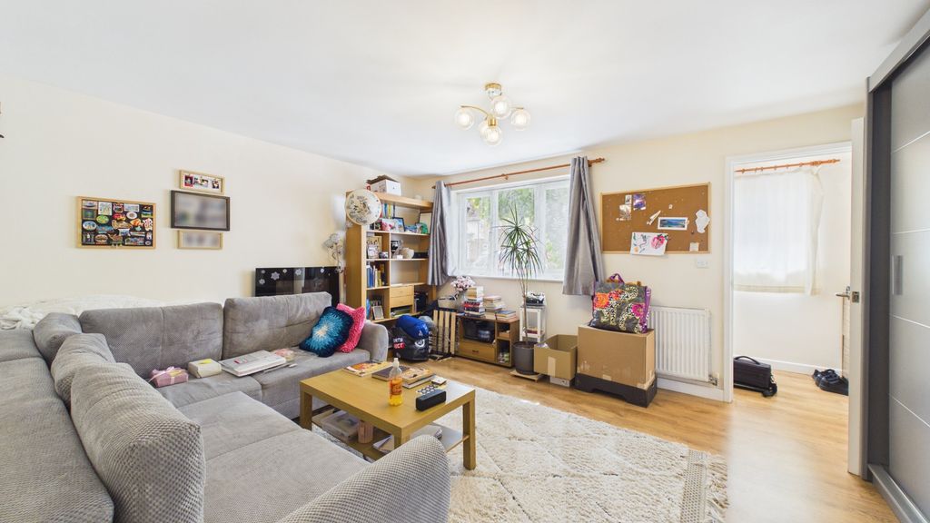 Property photo 3 of 6 5225924