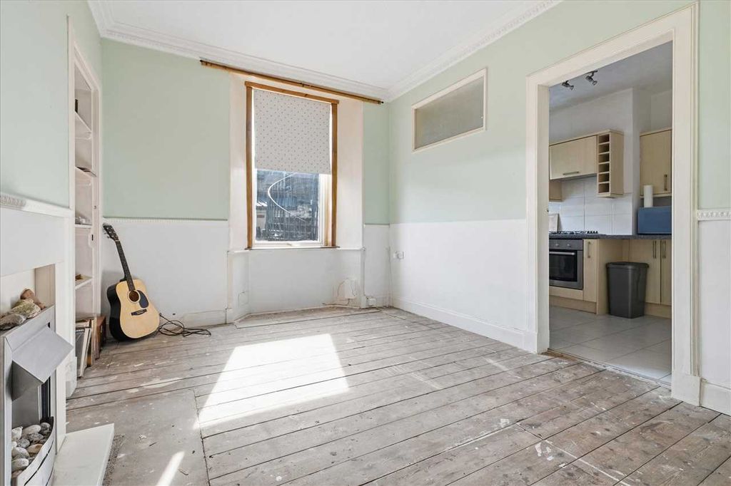 Property photo 3 of 8 Diner