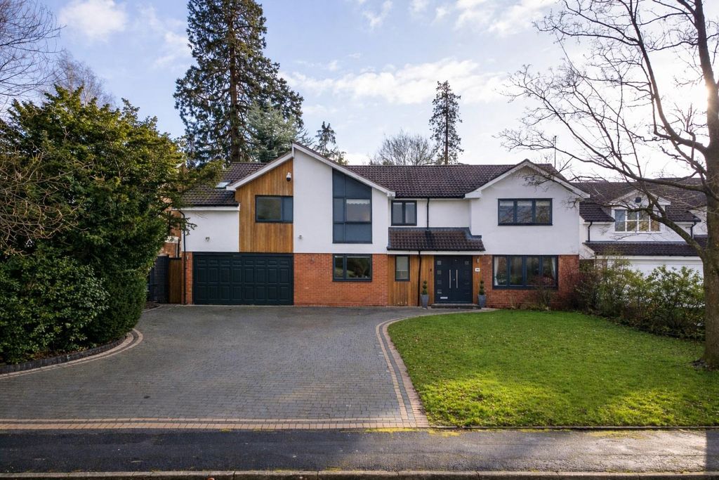 Property photo 1 of 24 Warren Drive.Jpg