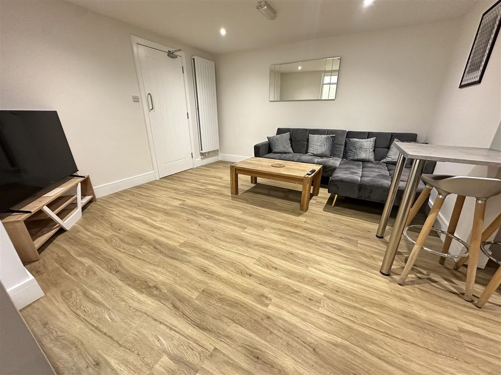 Property photo 3 of 4 Living Area 2.Jpg