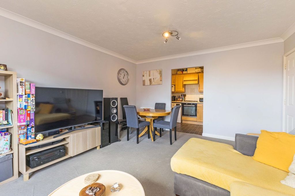 Property photo 3 of 10