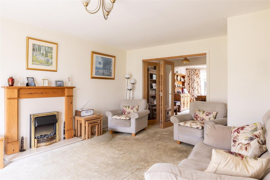 Property photo 2 of 18