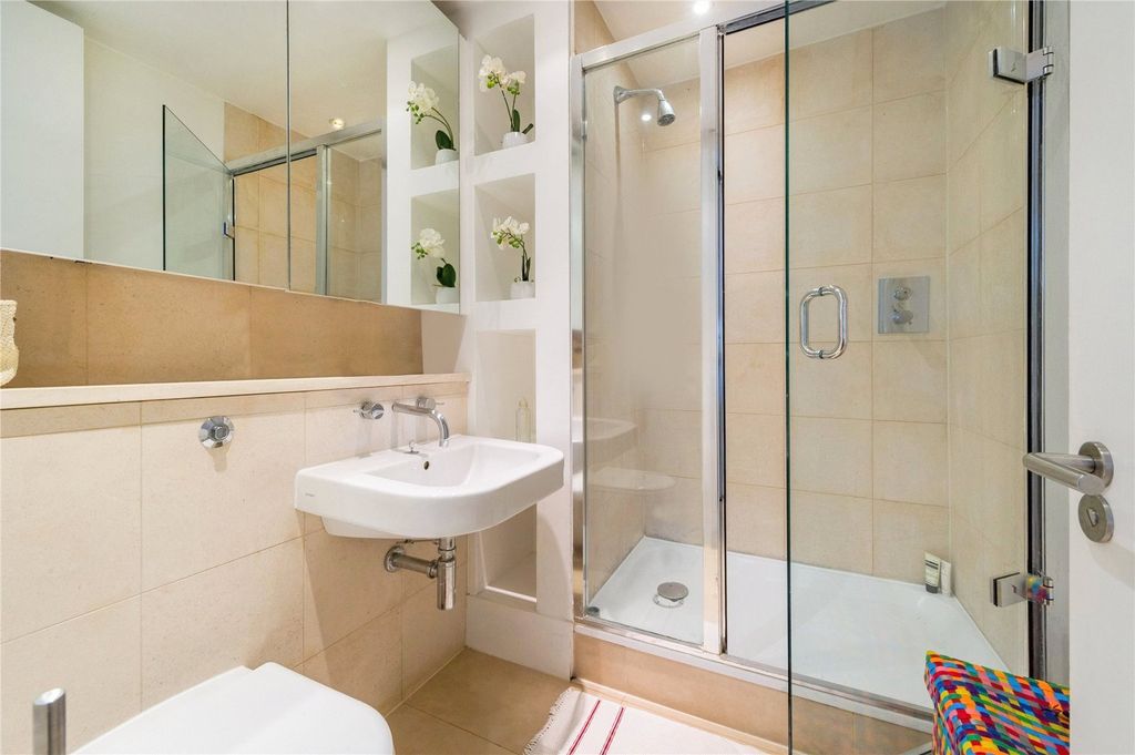 Property photo 1 of 25