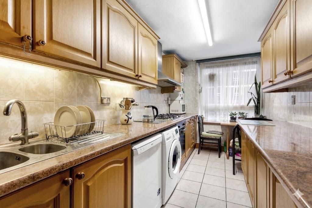 Property photo 3 of 15 Kitchen