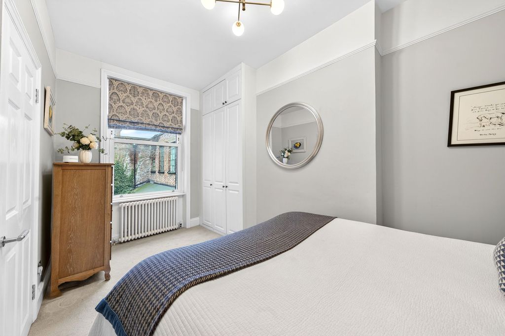 Property photo 3 of 16 Bedroom