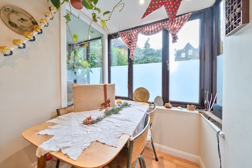 Property photo 3 of 13 Dining Area