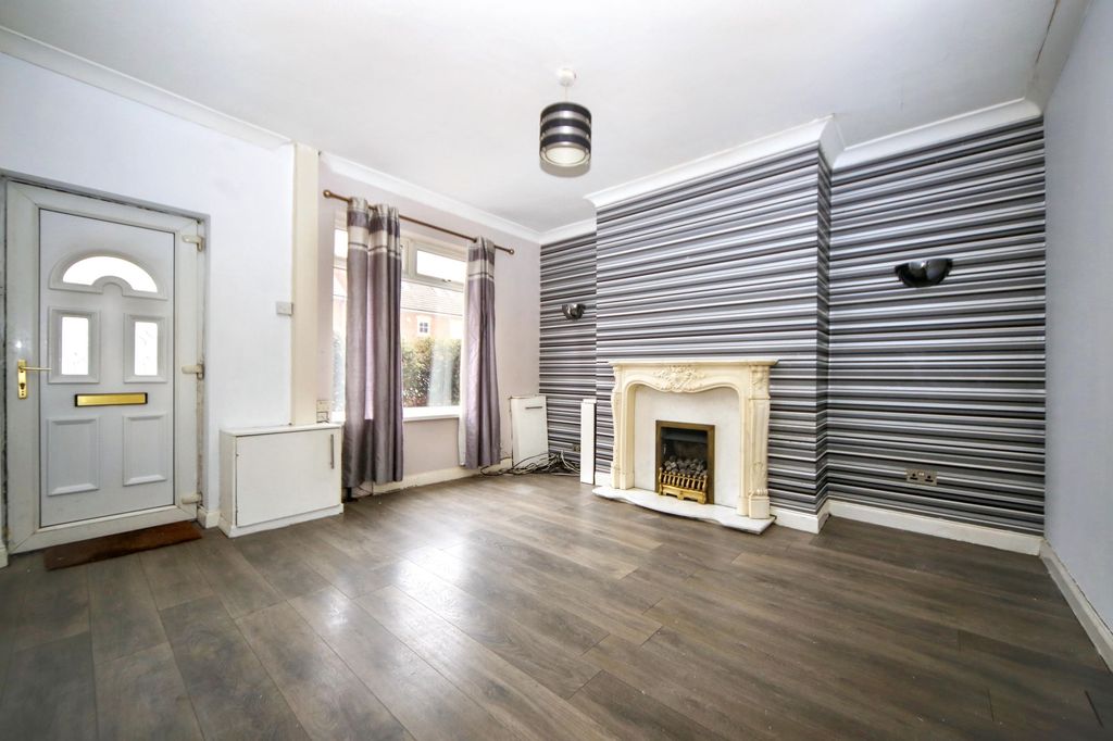 Property photo 3 of 17