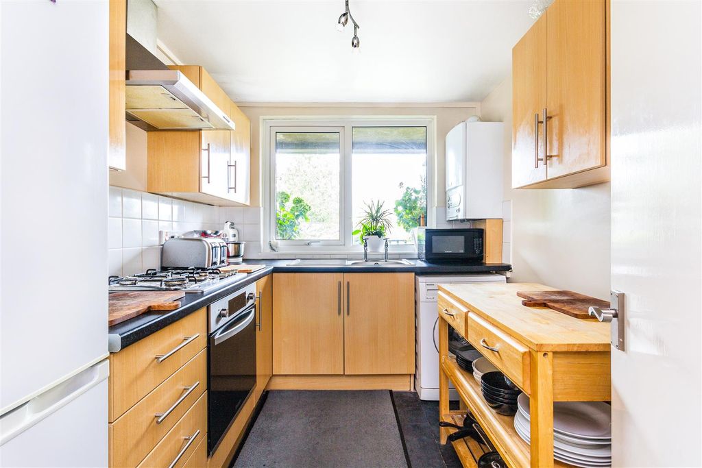 Property photo 3 of 10