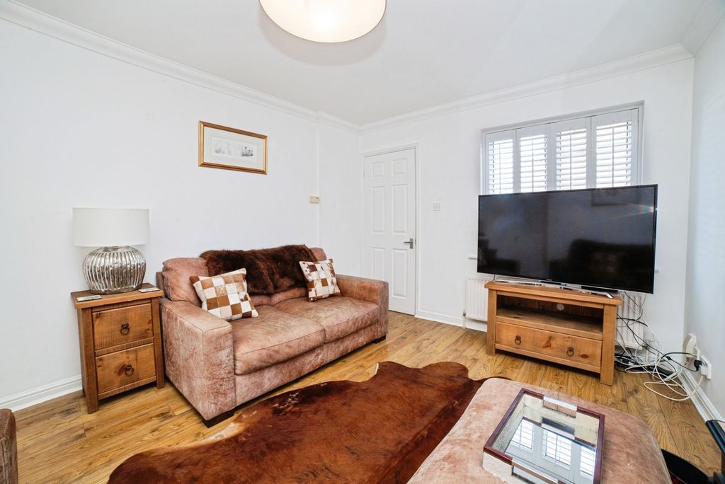 Property photo 3 of 19 Pbox-Img.Jpg
