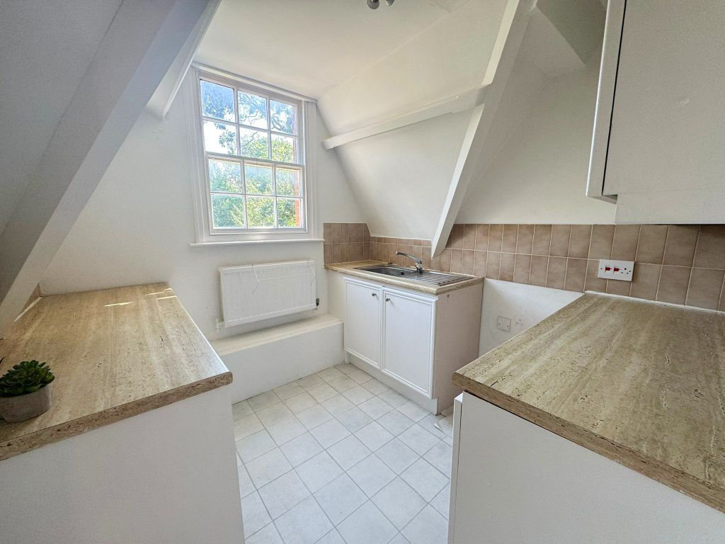 Property photo 3 of 7 Kitchen