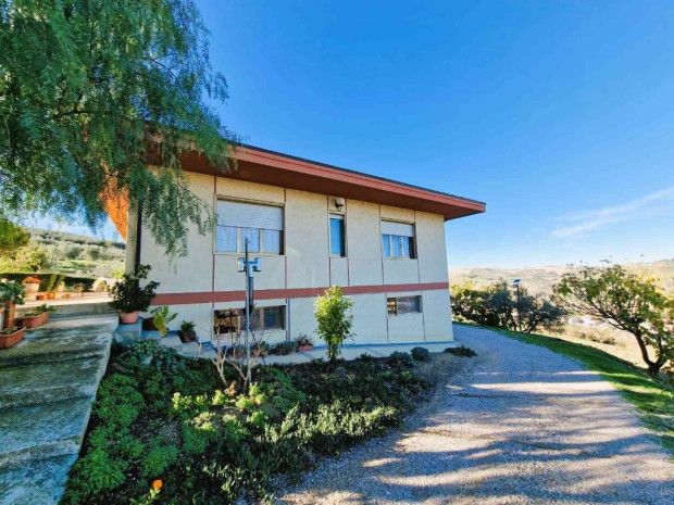 Property photo 3 of 20