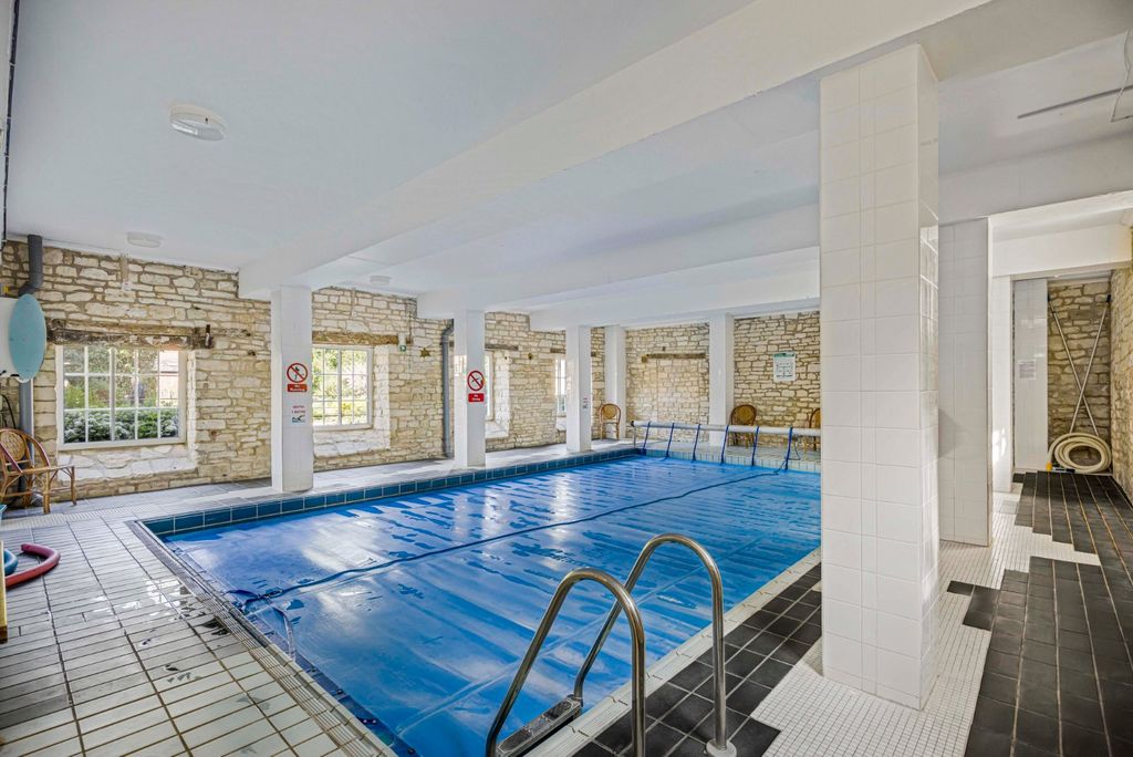 Property photo 2 of 35 Picture No. 34