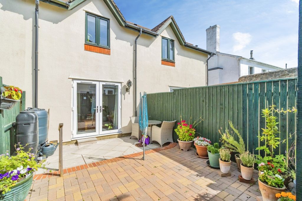 Property photo 2 of 16 Pbox-Img.Jpg