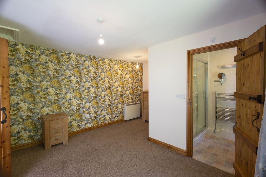 Property photo 2 of 31