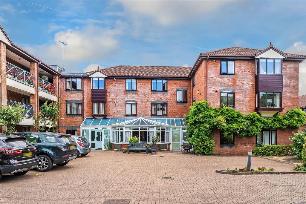 Property photo 1 of 19 Flat-33-Sycamore-Court-16.Jpg