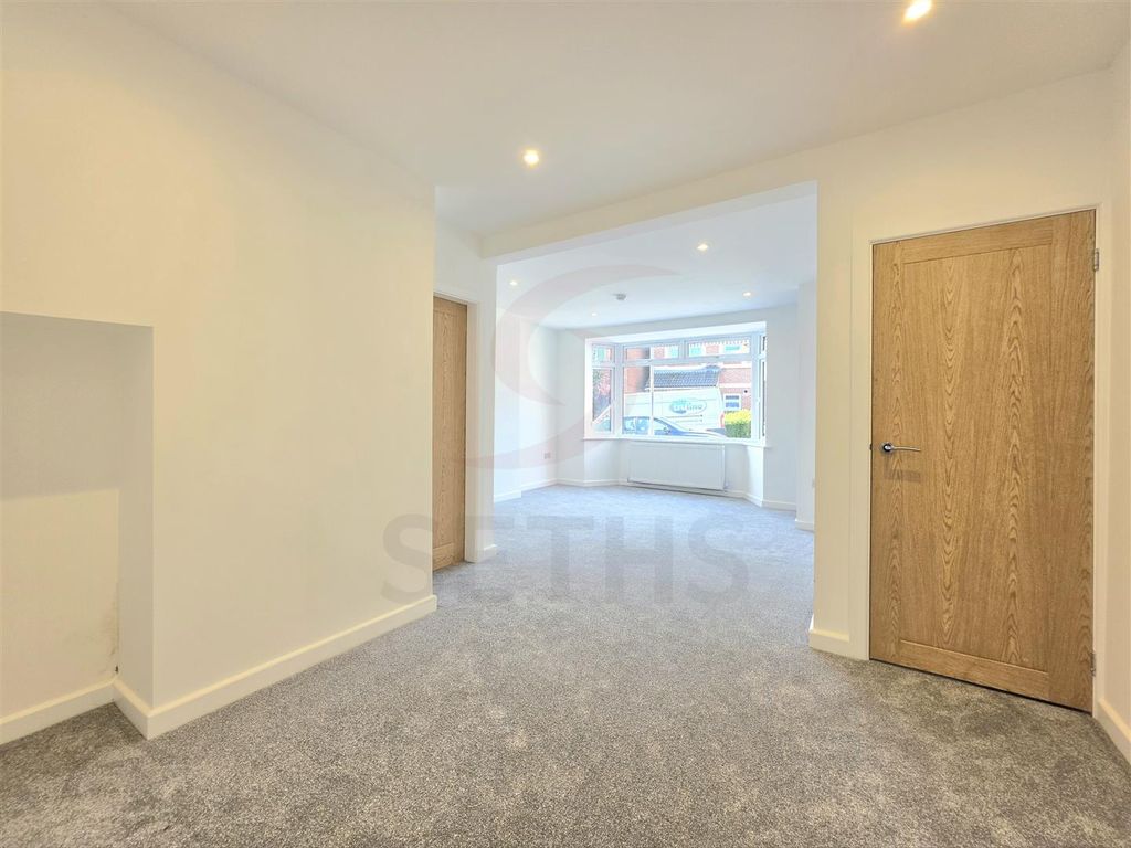 Property photo 3 of 14 Dining Area/Lounge