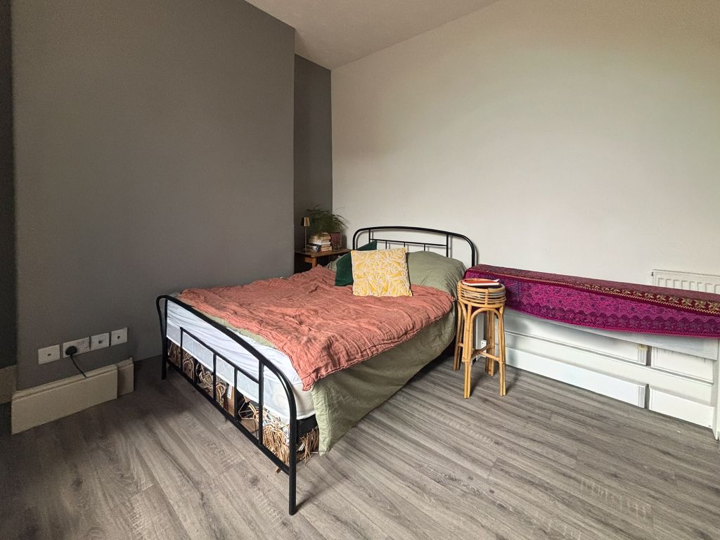 Property photo 3 of 5 Studio