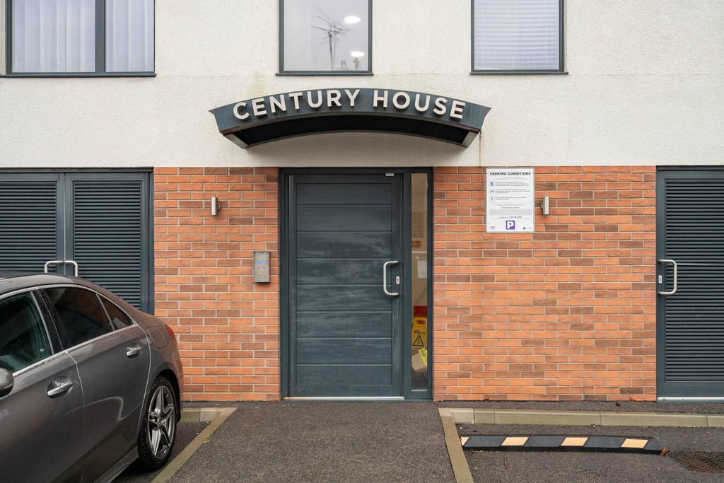 Property photo 2 of 14