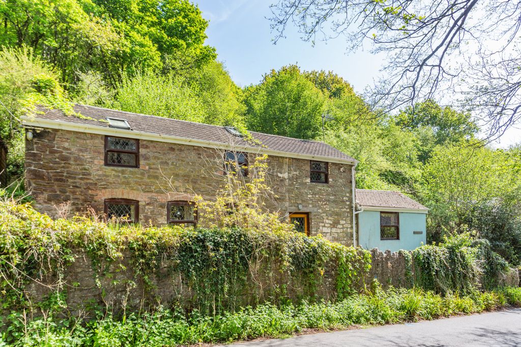 Property photo 1 of 26