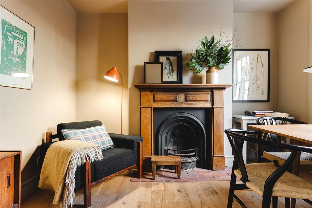 Property photo 1 of 30 Mildmay Road-7.Jpg