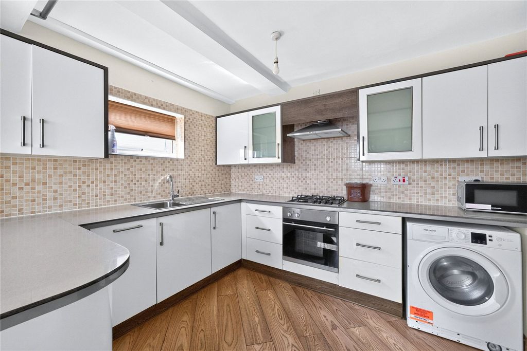 Property photo 1 of 20 Reception/Kitchen