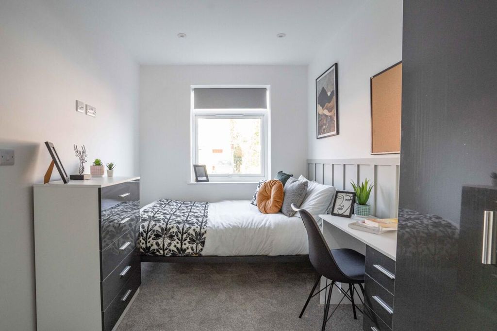 Additional image 21 of 6 bed shared accommodation to rentCromwell Road, Stanmore SO22