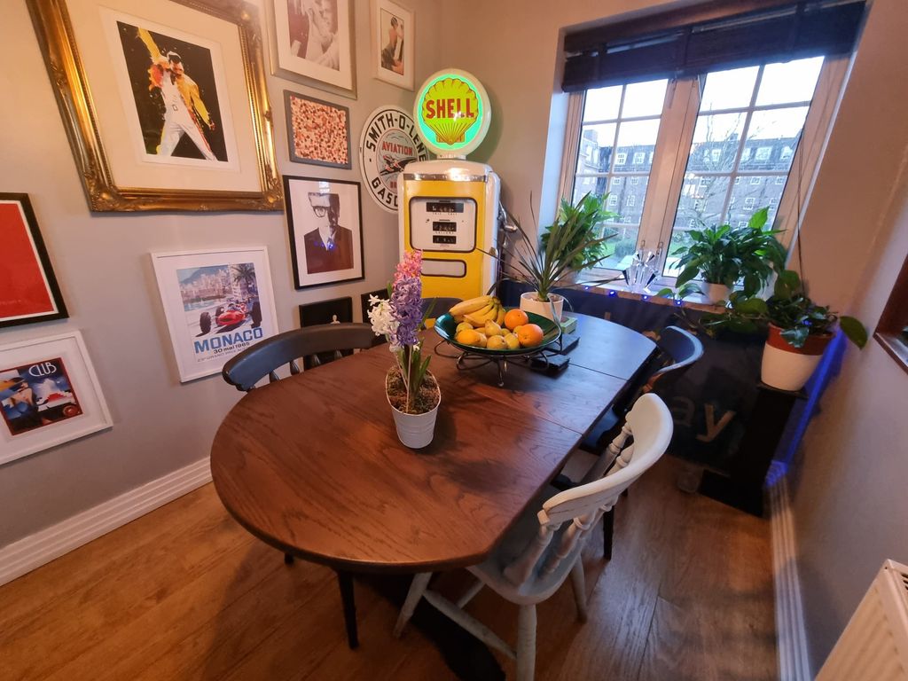 Property photo 2 of 23 Dining 09