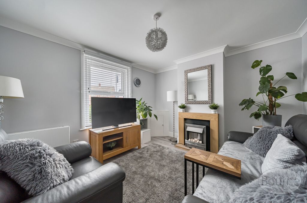 Property photo 3 of 16 5200096F-11Db-4cd...