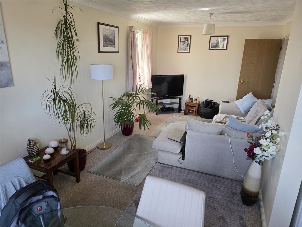 Property photo 2 of 7 1000032977.Jpg