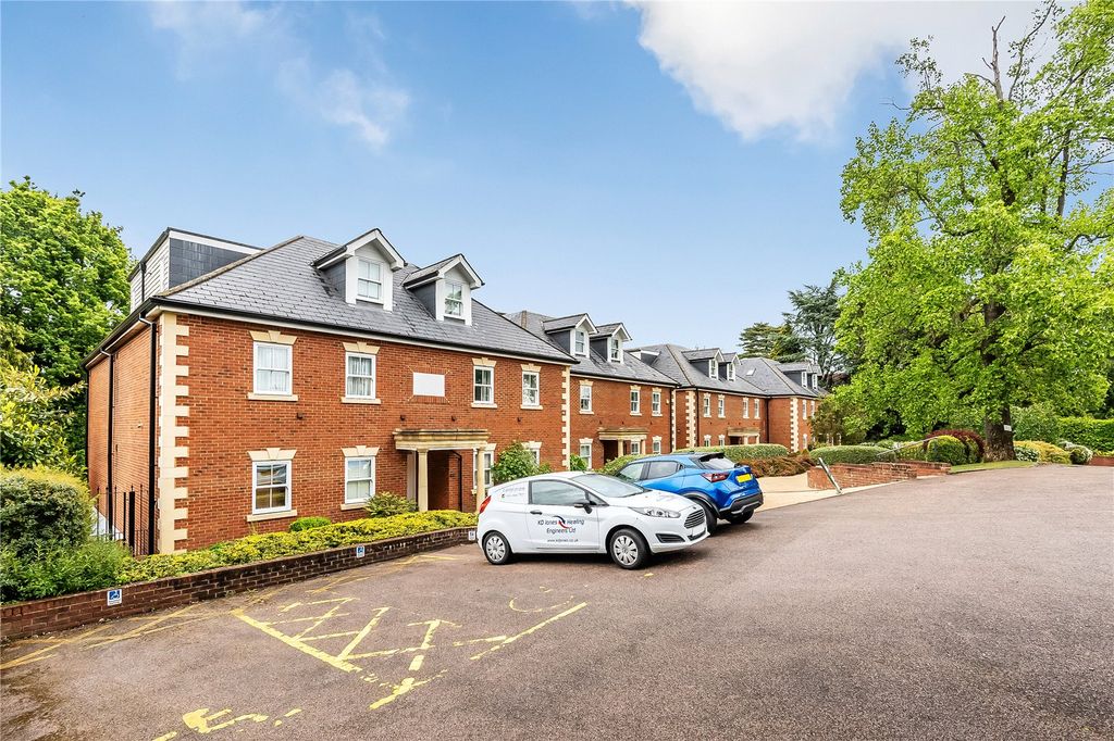 Additional image 8 of 3 bed flat for saleWest Hill, Oxted, Surrey RH8