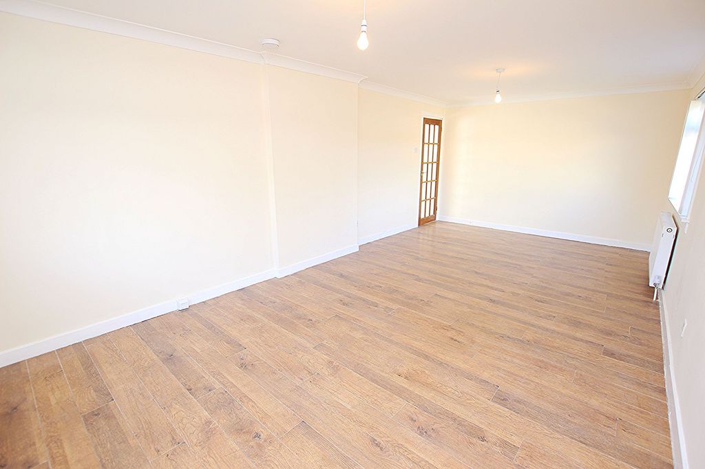 Property photo 2 of 21 Lounge/Diner