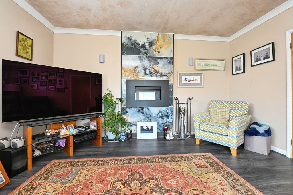 Property photo 3 of 20 Pbox-Img.Jpg