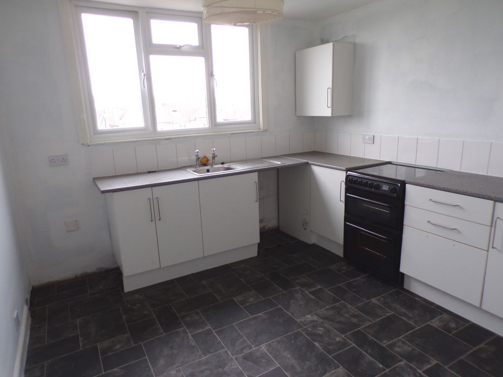 Property photo 3 of 5 Kitchen