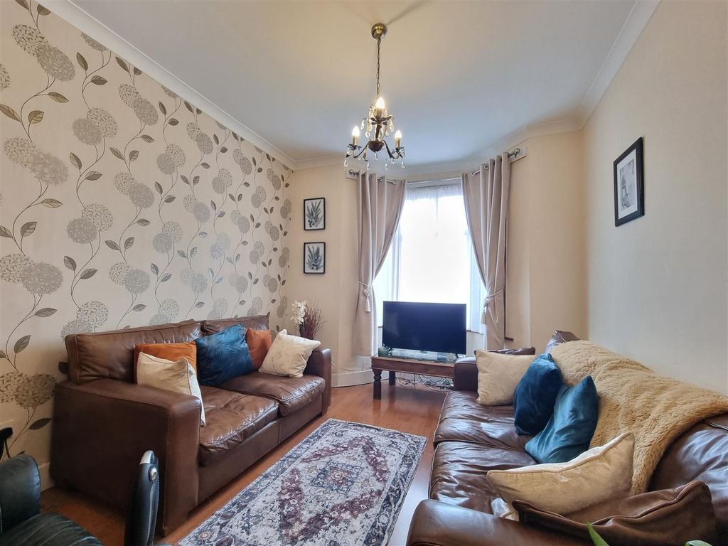 Property photo 2 of 19