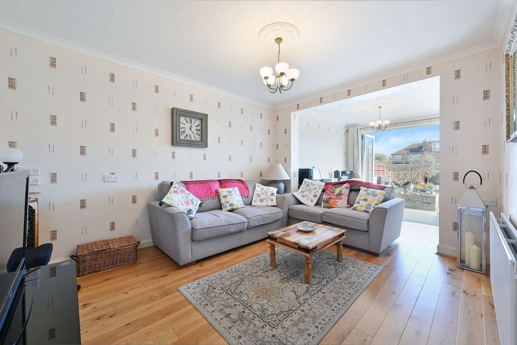 Property photo 3 of 11