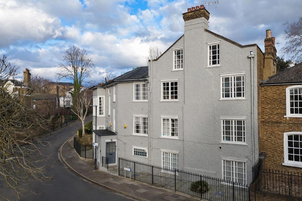 Property photo 1 of 19 West Hill House Front.Png