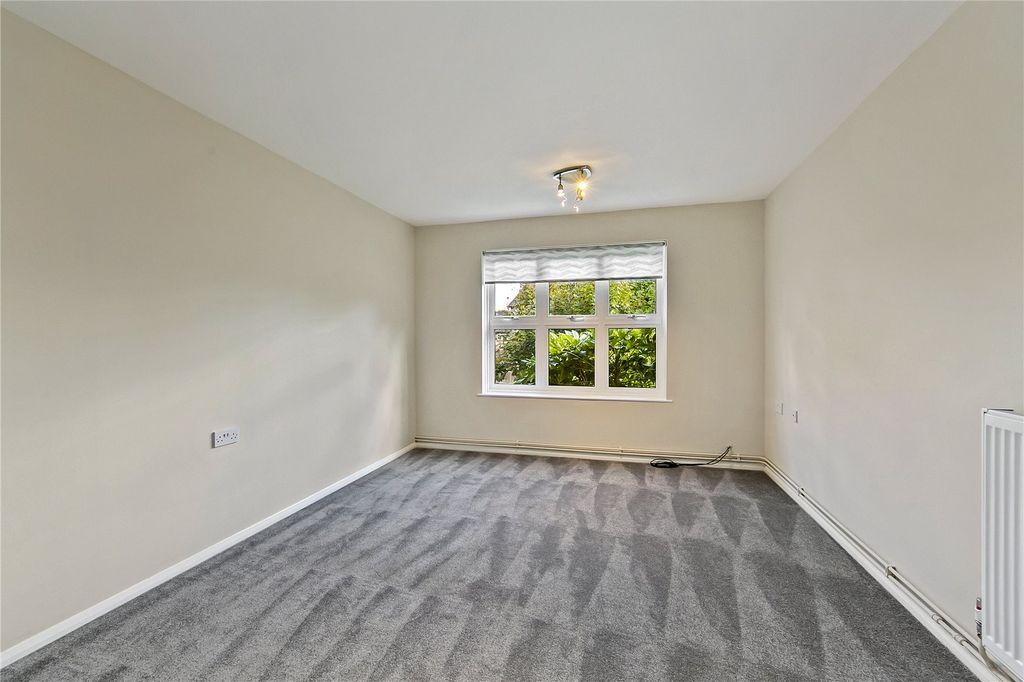 Property photo 2 of 7 Picture No. 16