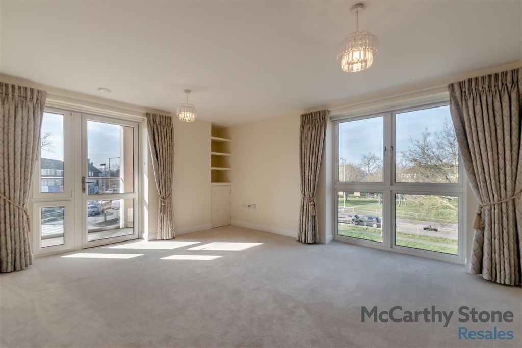 Property photo 1 of 52 8638982-Interior28.Jpg