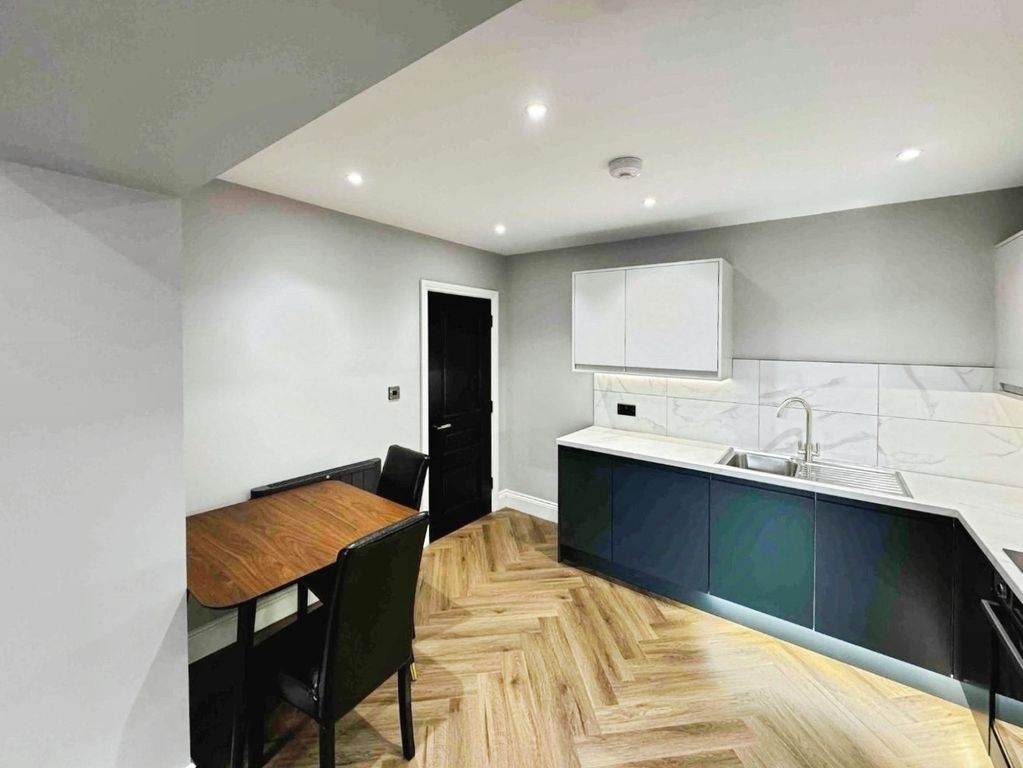 Property photo 3 of 10 Pbox-Img.Jpeg