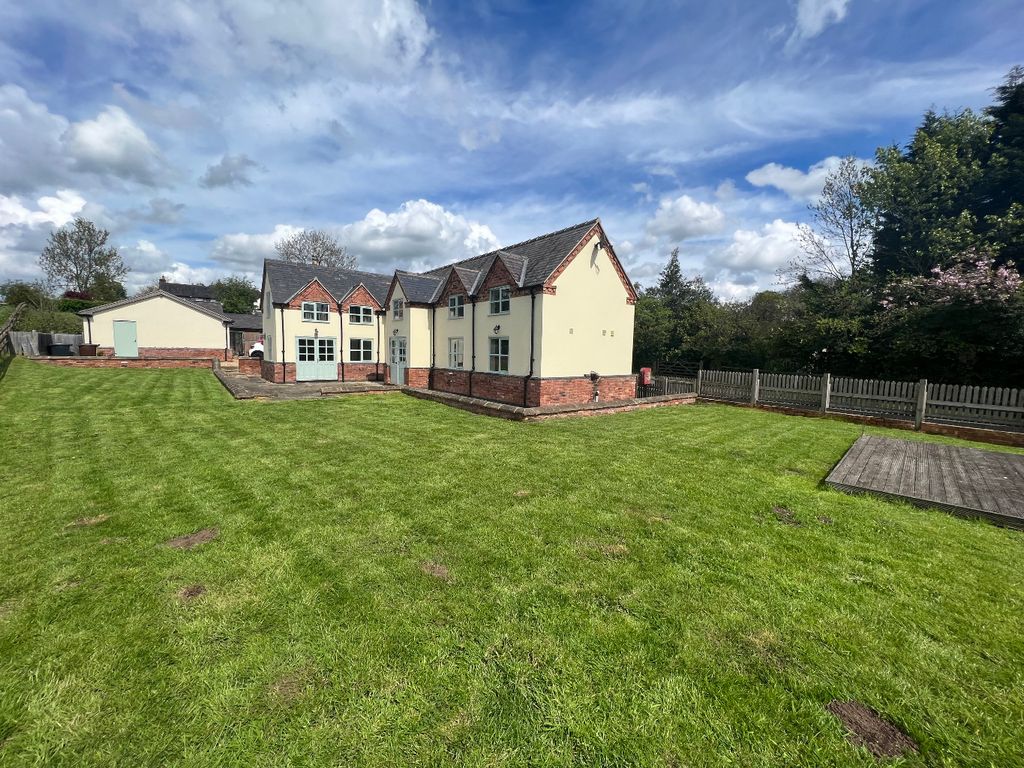 Property photo 2 of 17 2382124