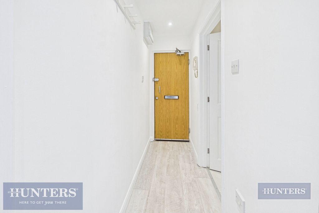 Property photo 2 of 10 Pbox-Img.Jpg