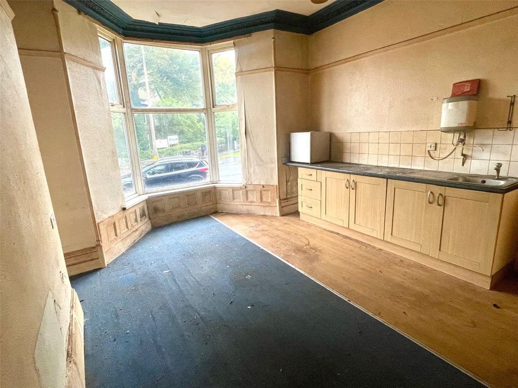 Property photo 2 of 19 Bedsit