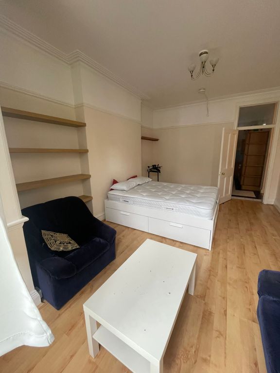 Property photo 3 of 10 Photo