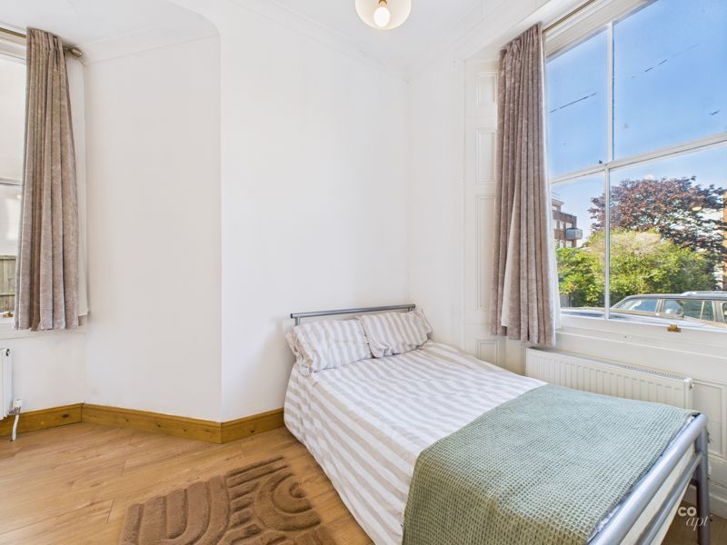 Property photo 1 of 12 Photo 6