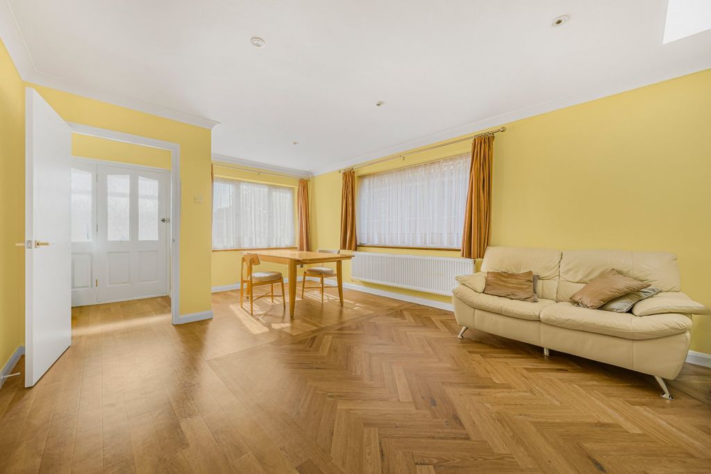 Property photo 3 of 12 Picture No. 02