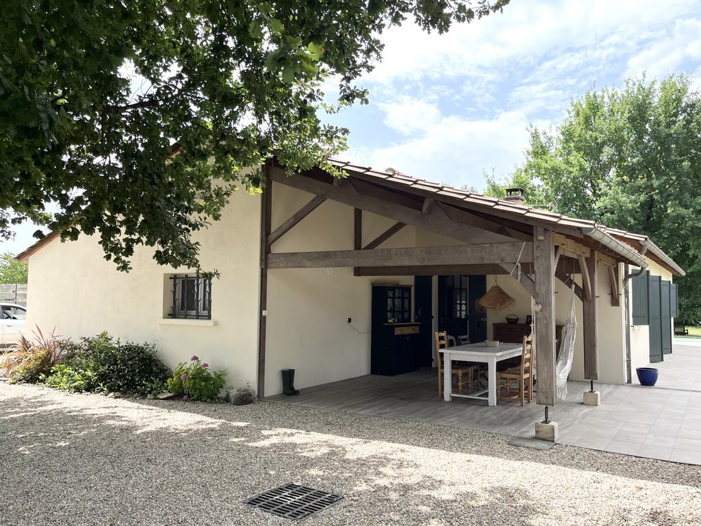 Property photo 2 of 27