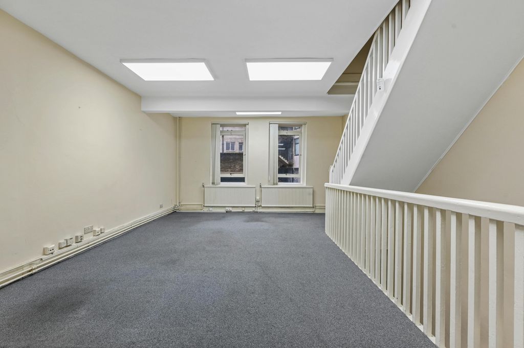 Property photo 2 of 17 Olbc17Holywellrow5.Jpg