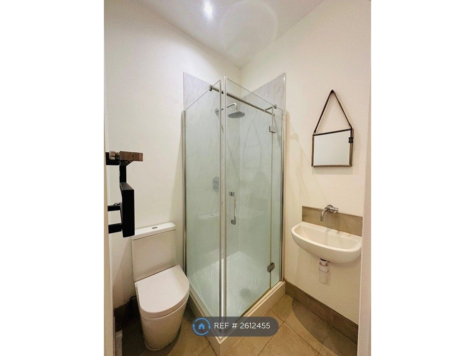 Property photo 3 of 11 First Floor Ensuite Single Room